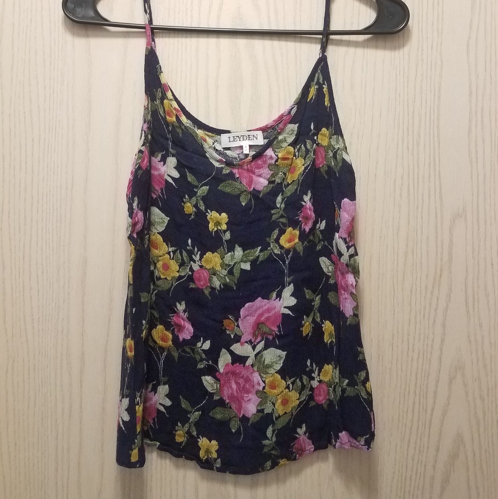 Navy floral print crop tank.